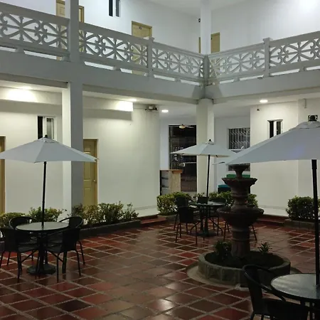 Boutique High Park 2*